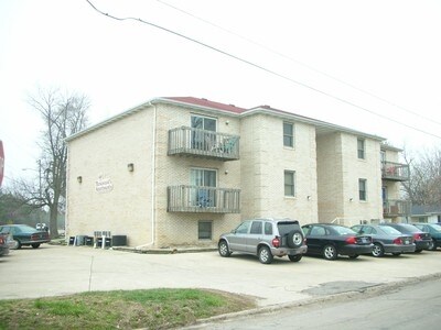 Rosewood Apartments - Rosewood Apartments