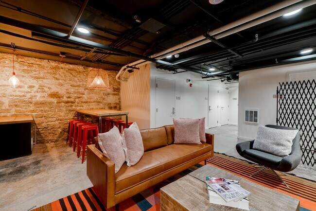 Photo - Commission House