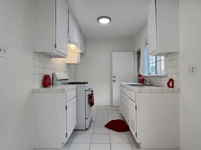 Photo - 1162 N Loma Vista Dr Unit 1164