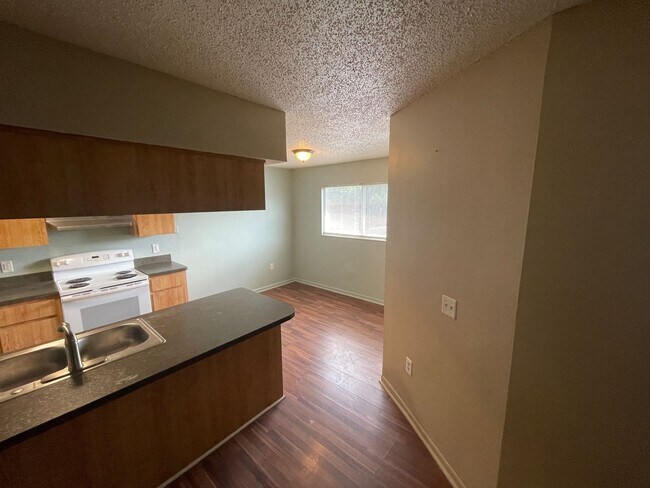 Photo - 2/1 Apartment Unit 1