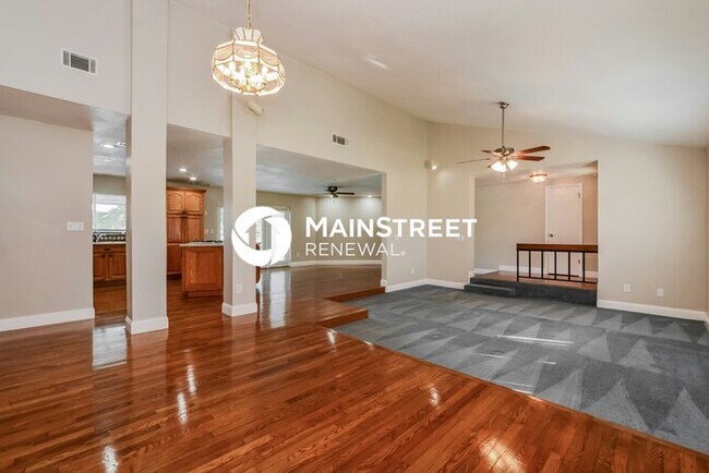 Photo - 4 Bedroom Pet-Friendly Home in LONGWOOD, FL with Main Street Renewal
