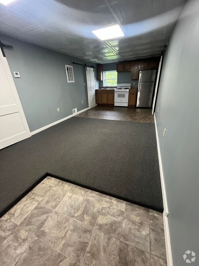Building Photo - 611 Mineral Rd Unit A Rental
