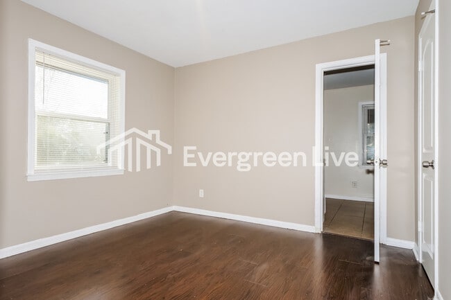 Photo - 1633 Puryear Rd