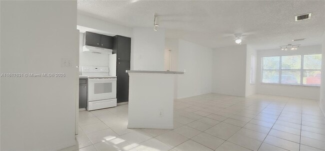 Photo - 3380 Pinewalk Dr N Condo Unit 1117