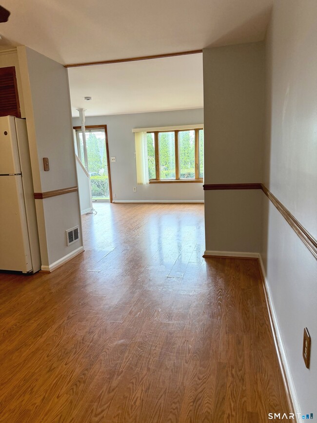 1 Cora St Unit 3