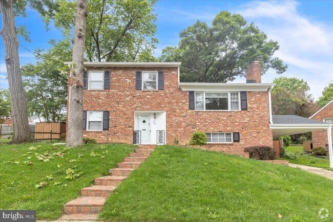 Building Photo - 664 S Greenbrier St Rental