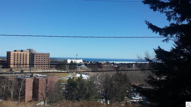 Photo - Duluth, MN - 4 bedroom - 2 bathroom