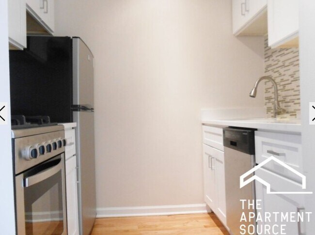 Photo - 2520 W Leland Ave Unit 2B
