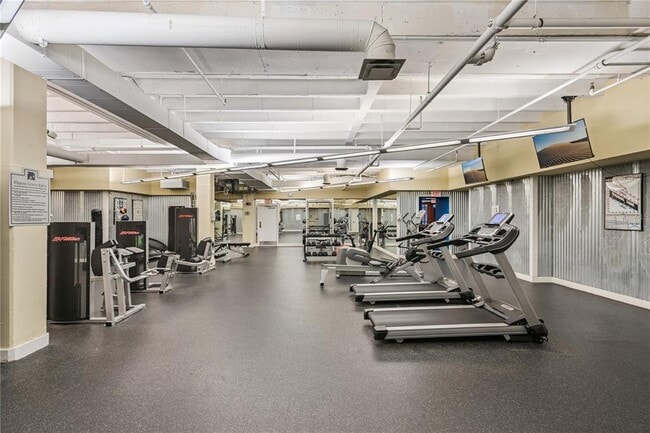 Photo - 151 E Washington St Unidad PH3B