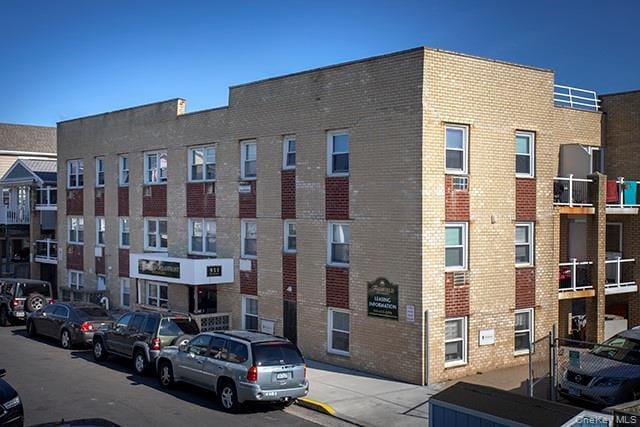 Building Photo - 985 Oceanfront Unit 24