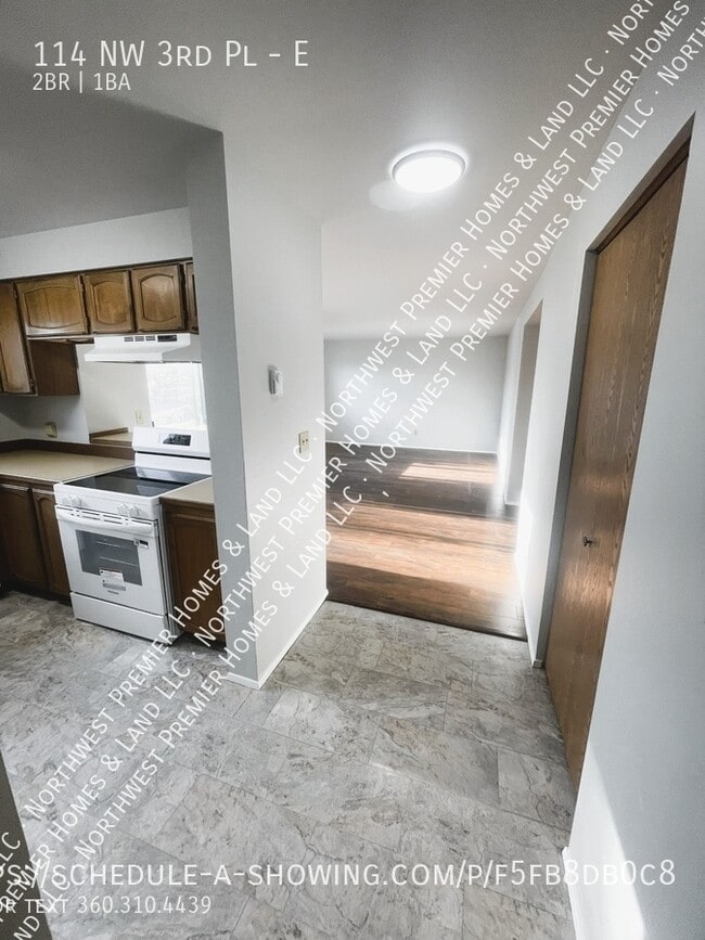 Building Photo - 114 NW 3rd Pl Unit E