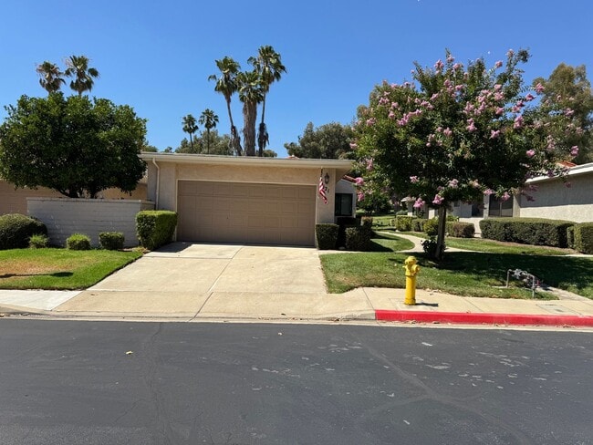 Single story 3 bed 2 bath in gated communi... - Single story 3 bed 2 bath in gated communi... Casa