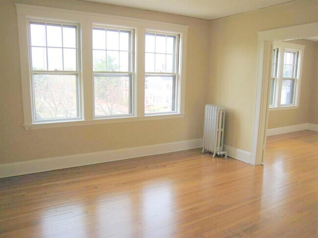 Building Photo - 172 Norfolk St Unit 8 Rental