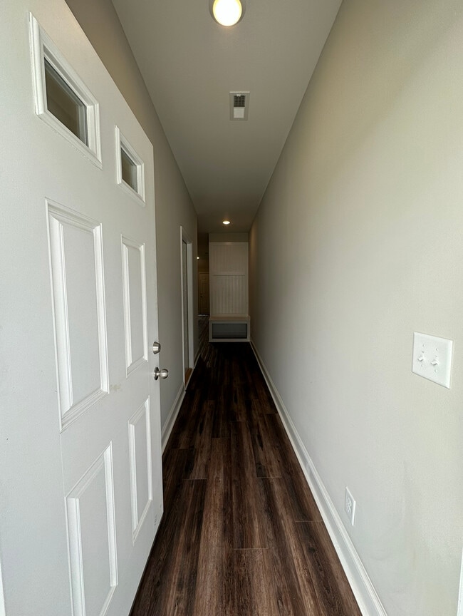 Photo - 119 W Rossview Rd