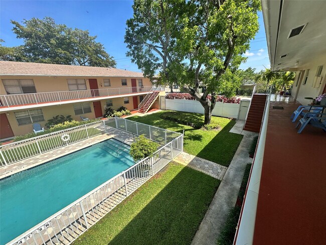 Photo - 305 NE 16th St Unit B7