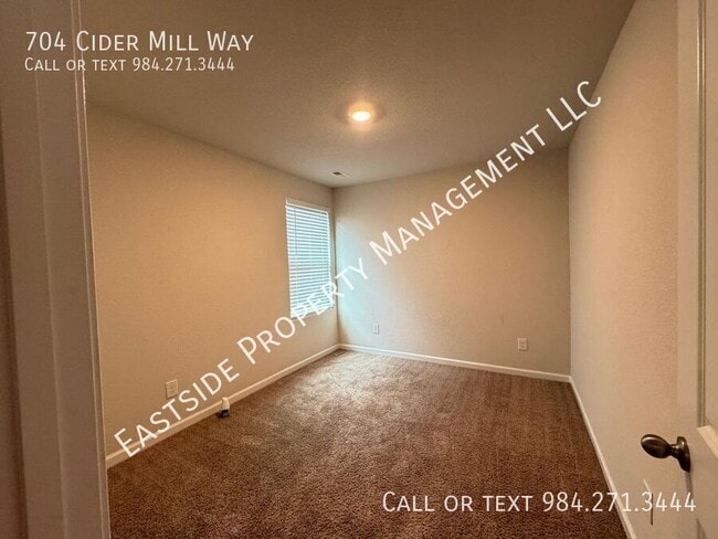 Photo - 704 Cider Ml Wy