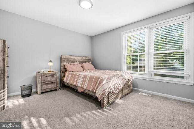 Photo - 17624 Lindstrom Ct