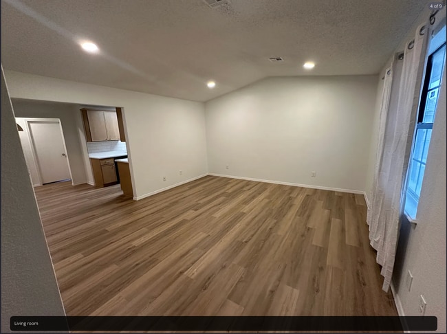 Building Photo - 5705-5707 S. Vancouver Ave Unit 5705 S. Vancouver Ave