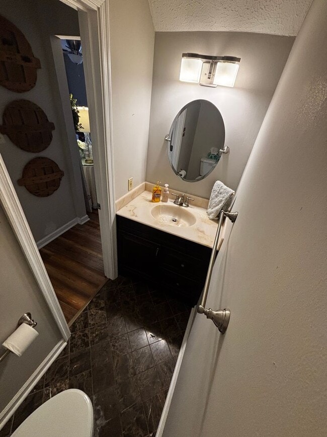 Photo - 3 Bedroom || 2.5 Bathroom - Townhome