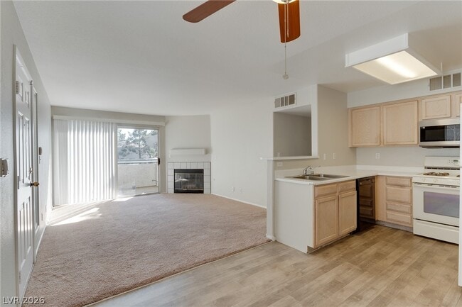 Building Photo - 5150 Mandalay Springs Dr Unit 203