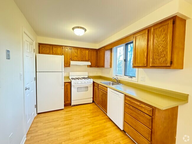 Building Photo - 37 Hollis St Rental
