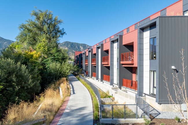 Photo - oLiv Boulder