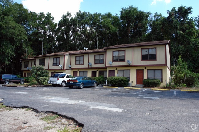 Southern Pines Apartments
