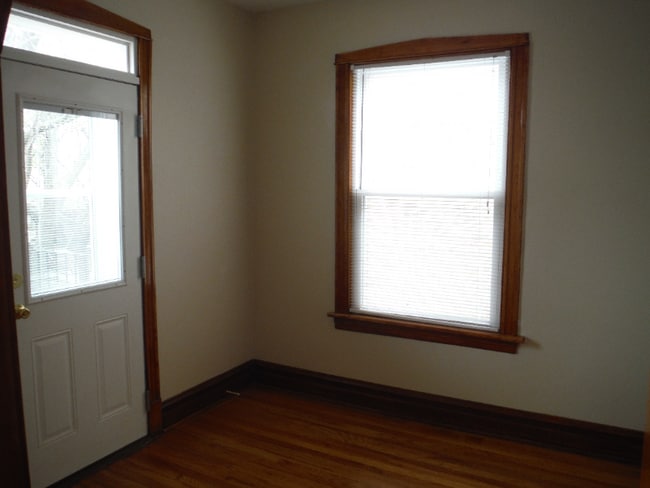 4924 W School St Unit 2