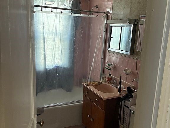 27 Irma Ave Unit 2