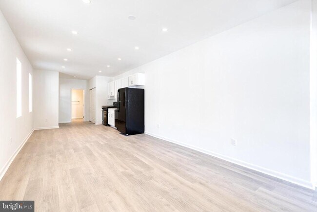 Photo - 714 S Broadway