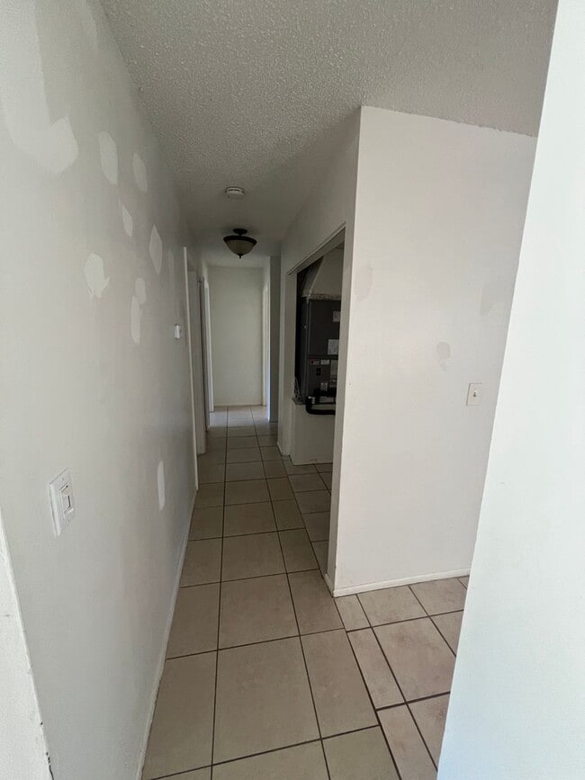 Photo - AVAIL 10/15 -- $1,295 ** Annual ** 3 Bed /...