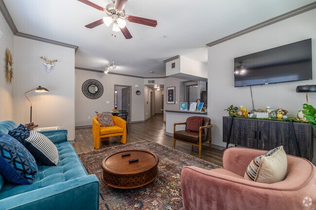2BR, 2BA - 1,165SF - Living Room