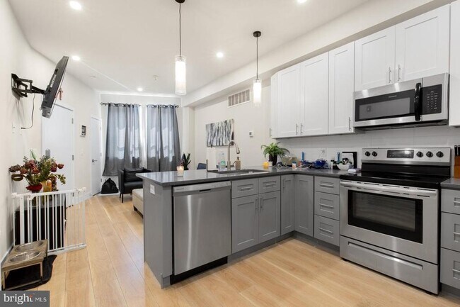 Photo - 1702 Point Breeze Ave Unit A