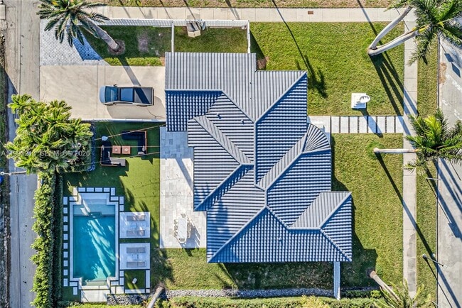 Photo - 750 Harrison St