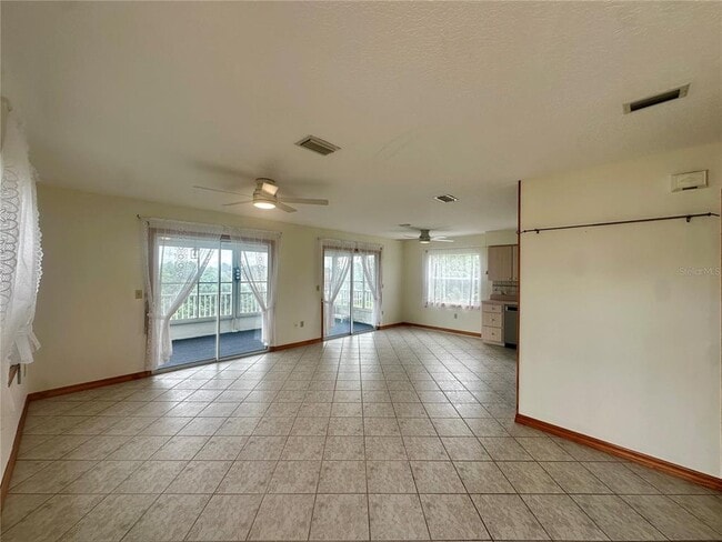Photo - 709 S Lake Starr Blvd