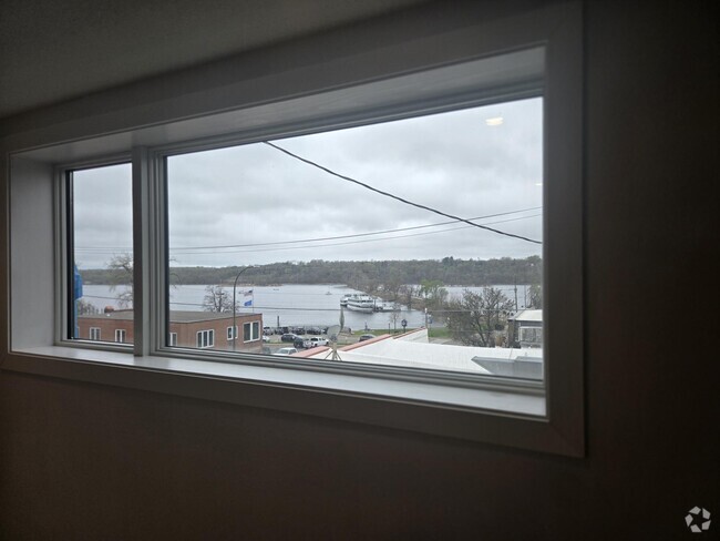 Building Photo - 503 2nd St Unit Apt 1