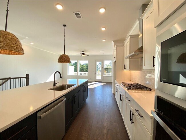 Photo - 435 Ashbury Dr