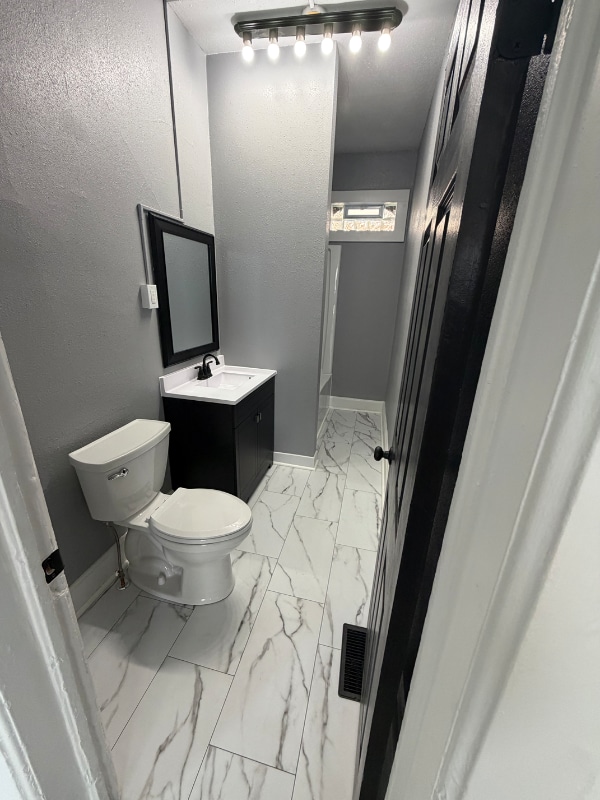 Photo - 1640 N Main St