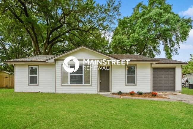 Building Photo - 3 Bedroom Pet-Friendly Home in COCOA, FL with Main Street Renewal