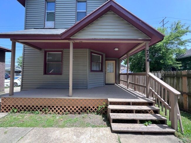 Building Photo - Recently Remodeled Single Family Home within Blocks of Downtown Grand Rapids!