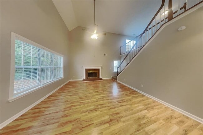 Photo - 2455 Compton Pl