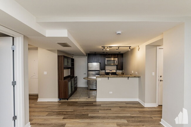 Photo - 1912 N Lincoln Ave Condo Unit 201