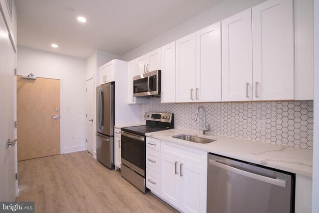 Photo - 1325 N Lee St Unit 300