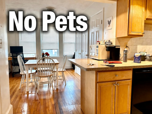 Building Photo - 223 Summer St Unit 3L