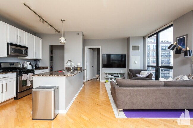 Photo - 210 S Desplaines St Unit 1011