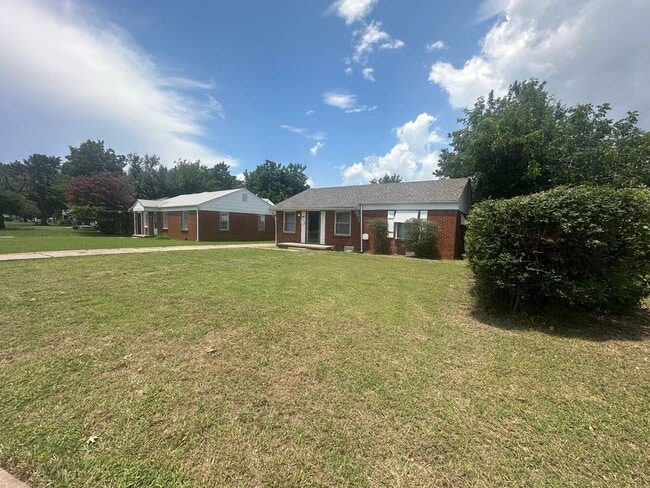 Photo - 2 Bed, 1 Bath, 1 Car Garage