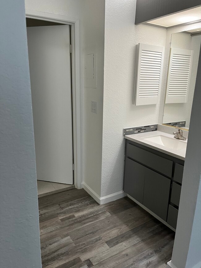 Photo - 1032 Pacific Ave Unit Rose Garden Gem