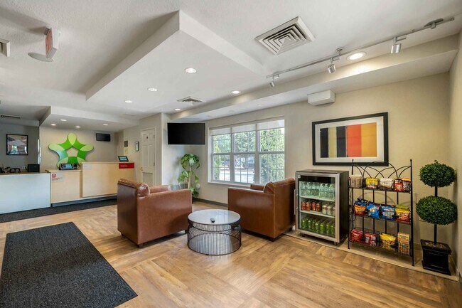 Furnished Studio-Chicago - Elgin - West Dundee