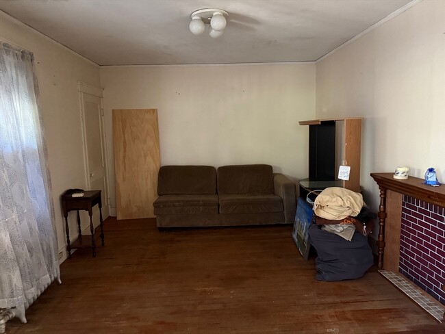 Building Photo - 31 Revere Rd Unit 1 Rental