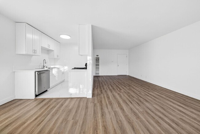 Photo - 334 S. Hobart Blvd